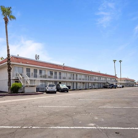 Super 8 By Wyndham Phoenix West Экстерьер фото